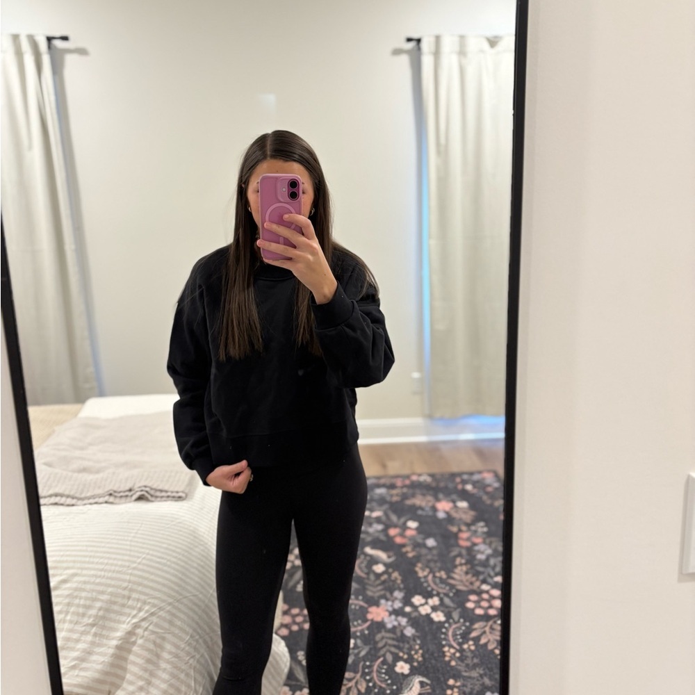 Lululemon Perfectly Oversized Cropped Crew in Black Size 6